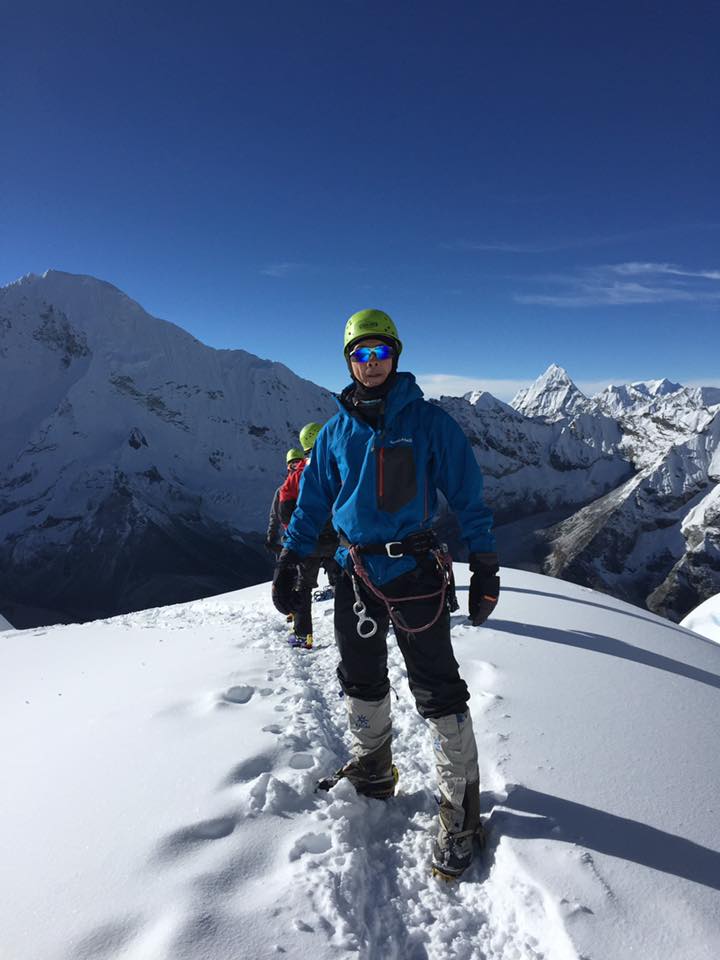 peak climbing in nepal
